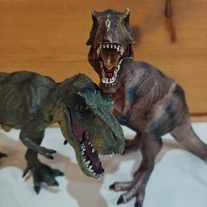 Lot of 2 Papo T-REX Dinosaur Figures Moving Jaw Green Running Tyrannosaurus Rex
